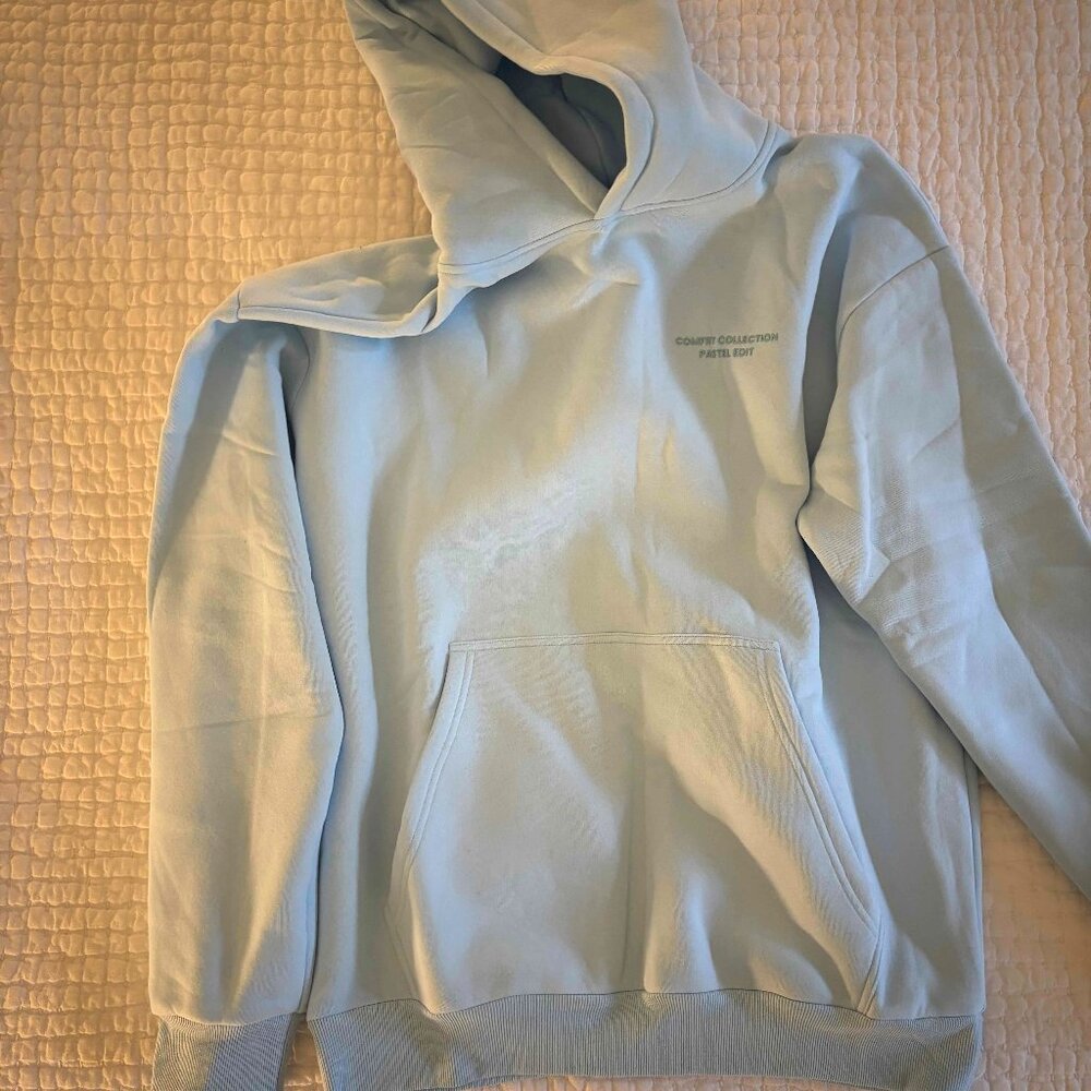 NWT Comfrt Pastel Hoodie Large